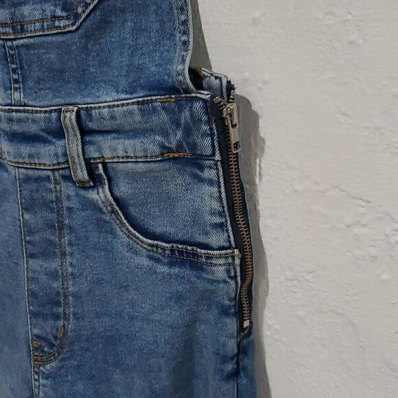 H&M Jean Overalls   - Picture 4 of 11